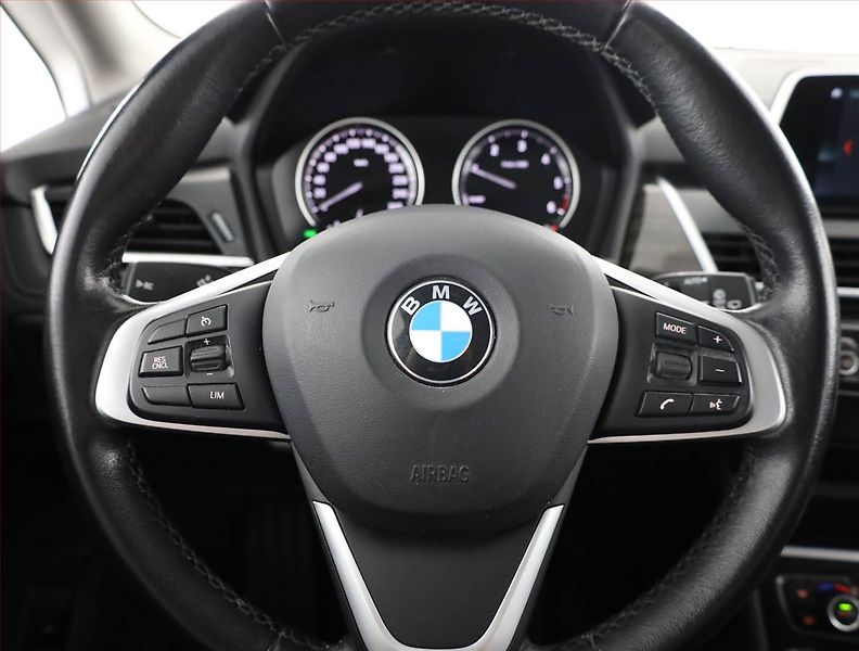 BMW Řada 2 (2021) 216d Gran Tourer, Automat - fotka 8 z 19