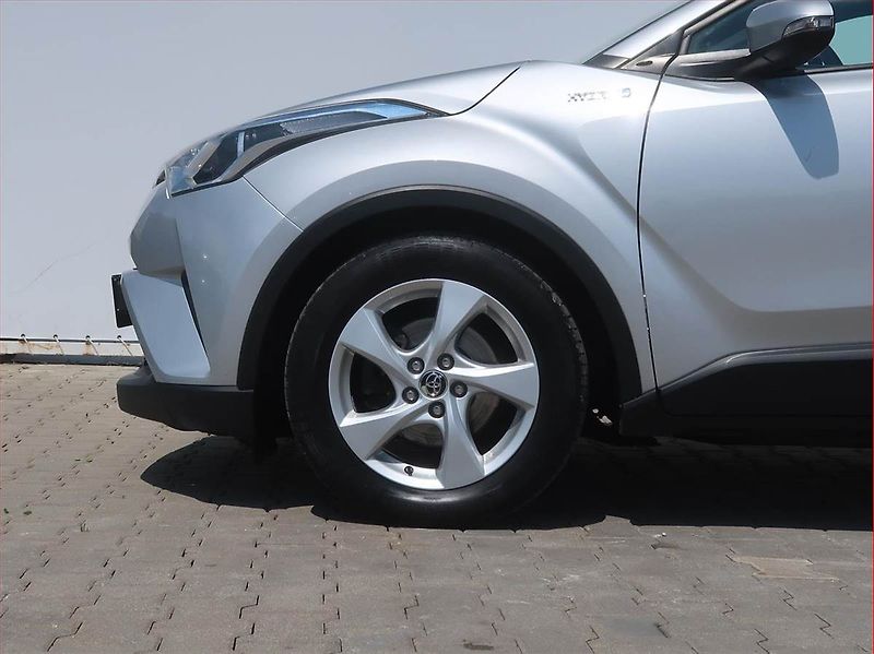 Toyota C-HR (2019) Style 1.8 Hybrid, Automat - fotka 15 z 18