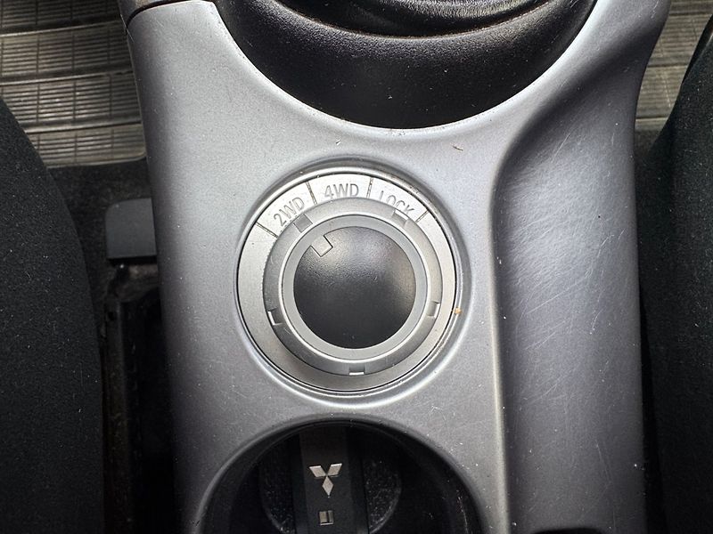 Mitsubishi Outlander (2008) 2.2 - fotka 22 z 30