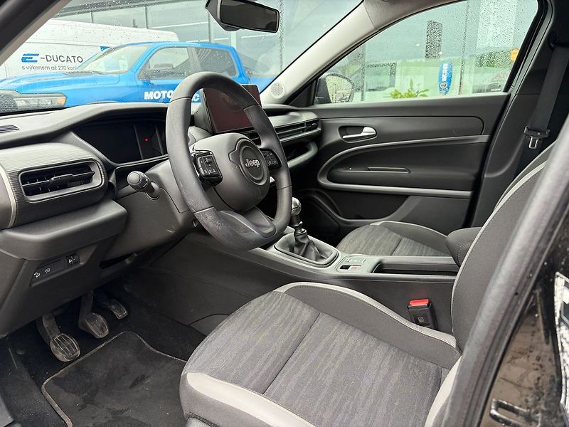Jeep Avenger 1.2T 100k Longitude 6MT - fotka 5 z 9