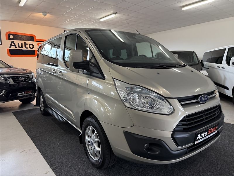 Ford Tourneo Custom 2,2 Titanium,92kW,po servisu - fotka 2 z 31