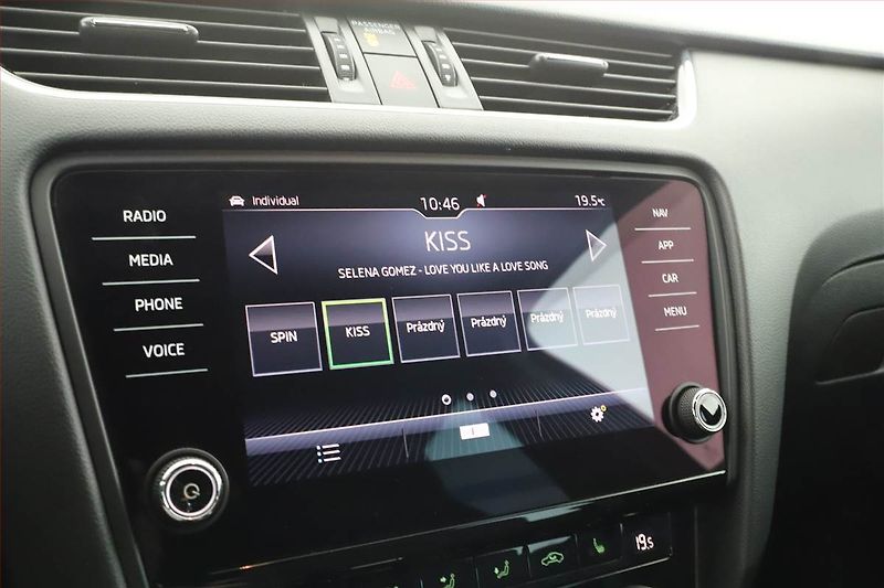 Škoda Octavia (2017) RS 2.0 TDI, Automat, Navi - fotka 9 z 17