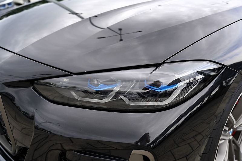BMW Řada 4 M440i xDrive/Mpaket/375 PS/Las - fotka 15 z 46