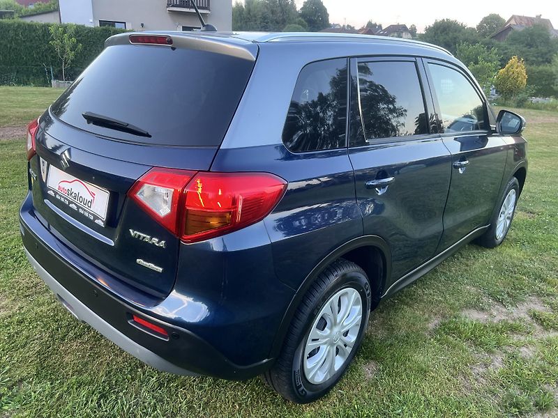 Suzuki Vitara 1,6 88KW,4x4,NAVI,PANORAMA - fotka 7 z 47