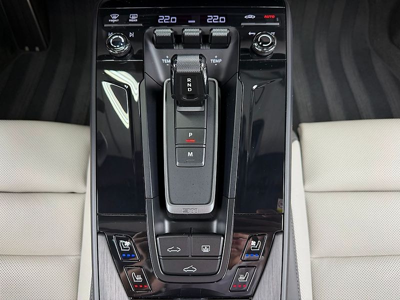 Porsche 911 GTS PDK EXCLUSIVE MANUFACTUR, - fotka 26 z 34