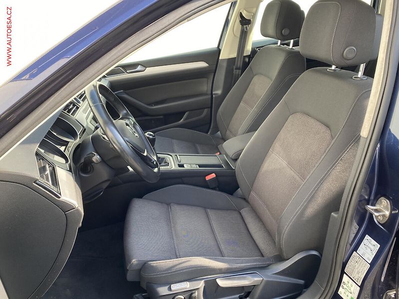Volkswagen Passat (2016) 1.6 TDi, Comfortline, navi - fotka 9 z 17