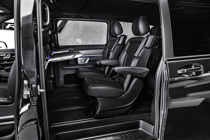 Mercedes-Benz Třídy V 300d 4M Exclusive AMG Long - fotka 14 z 26