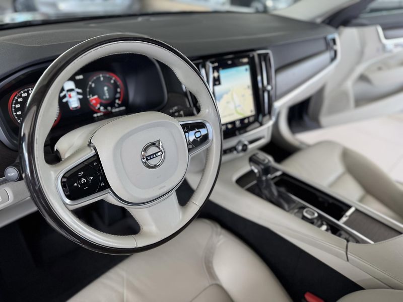 Volvo V90 CC*D5 173kW*AWD*KeyLess*Tažné - fotka 10 z 34