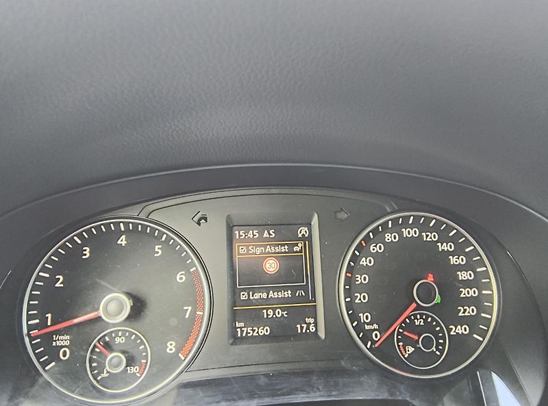 Seat Alhambra (2021) 1.4 TSI DSG 110KW/ NAVI/KAMERA - fotka 32 z 58