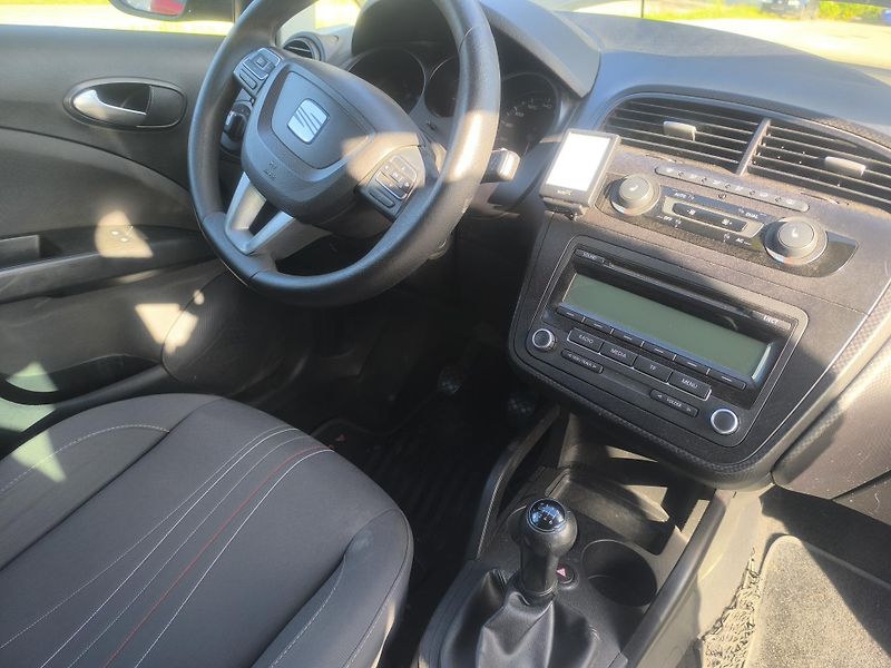 Seat Altea 2.0TDI 4X4 103KW,KRÁSNÁ,165TKM - fotka 10 z 25