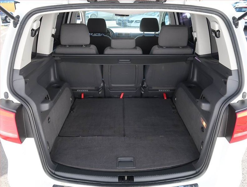 Volkswagen Touran (2014) Highline 2.0 TDI, Automat - fotka 14 z 22