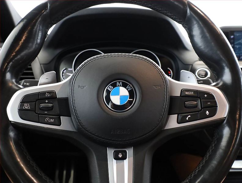 BMW X4 (2019) M Paket X xDrive25d - fotka 8 z 19