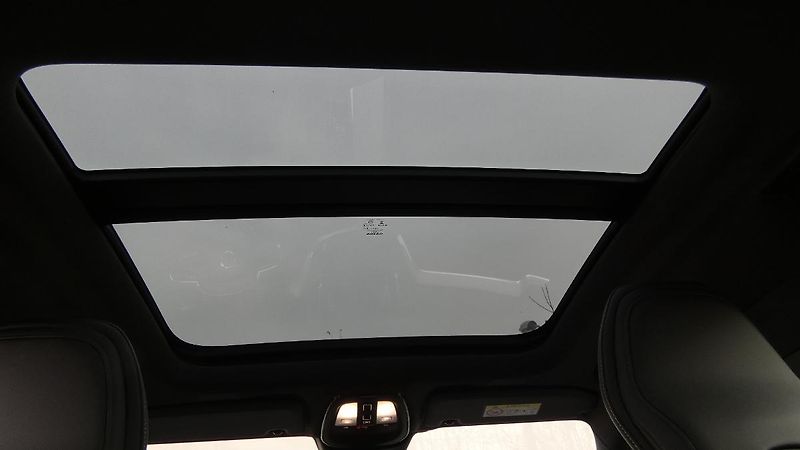 Volvo S60 B5 AWD Ultimate Dark - fotka 20 z 21