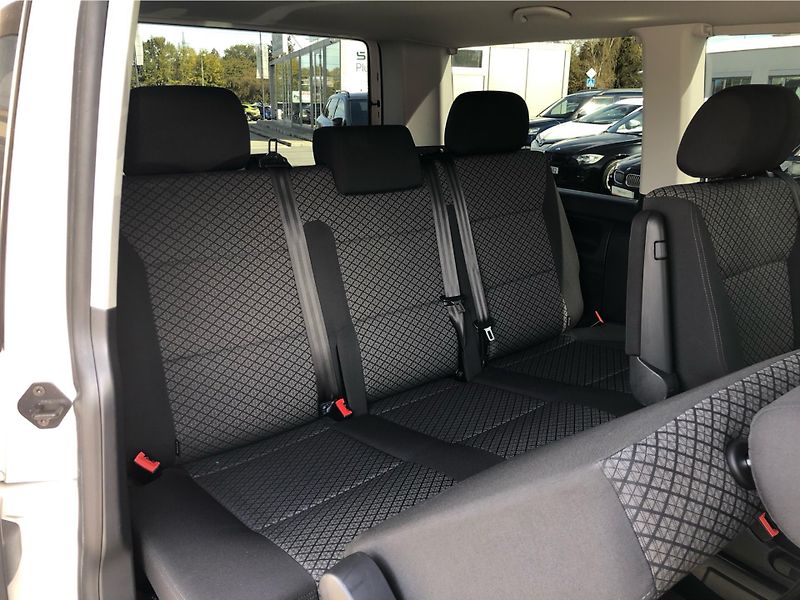 Volkswagen Multivan 6.1 2.0 TDi BULLI - fotka 13 z 29