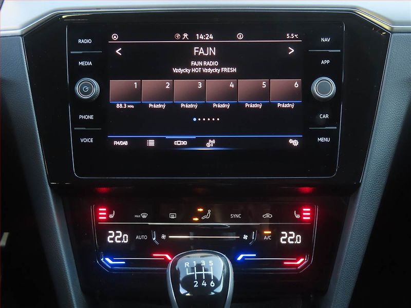 Volkswagen Passat (2020) 2.0 TDI, Kůže, Navi, Tempomat - fotka 12 z 16