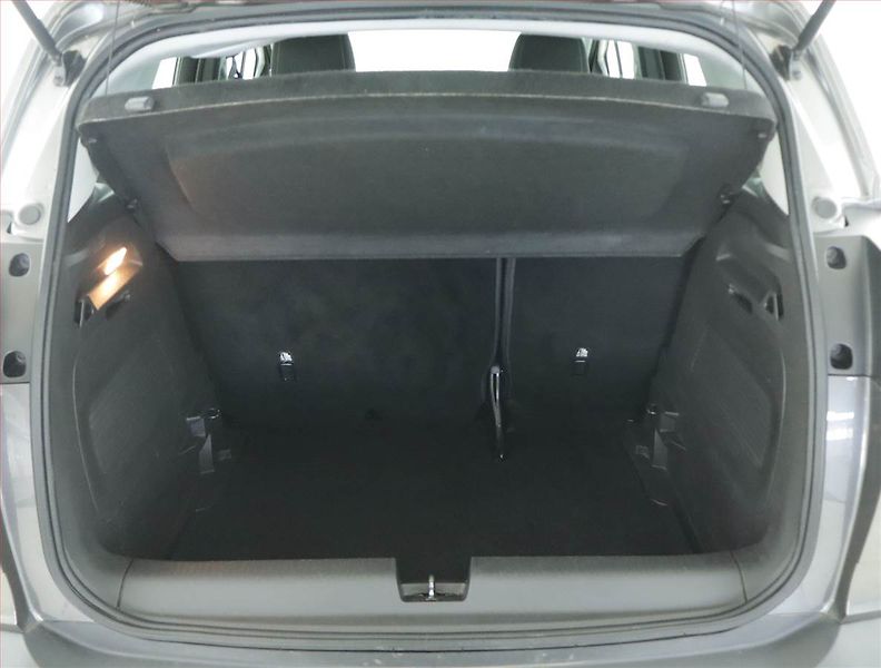 Opel Crossland X (2020) Business 1.2, Tempomat - fotka 14 z 17