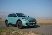 Fiat 600 hybrid potěší prostorností i spotřebou. Zamilujete si ho však hlavně pro jeho originální a sympatický vzhled.