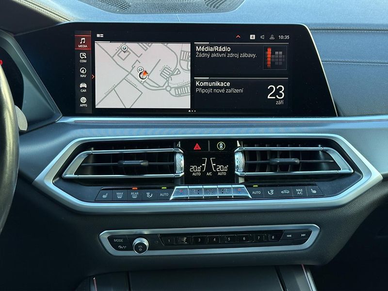 BMW X5 xDrive30d - fotka 11 z 21