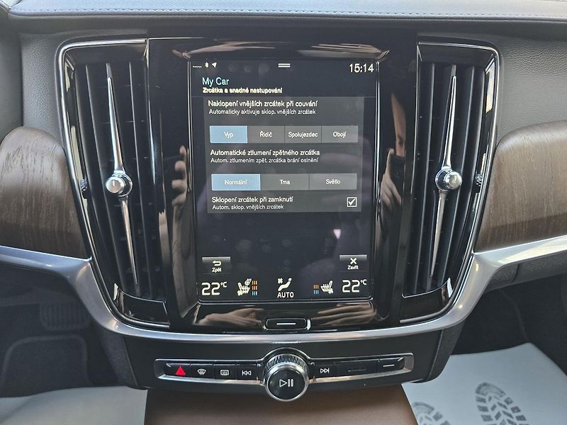 Volvo V90 221kW B6 4x4 R-DESIGN -DPH - fotka 27 z 45