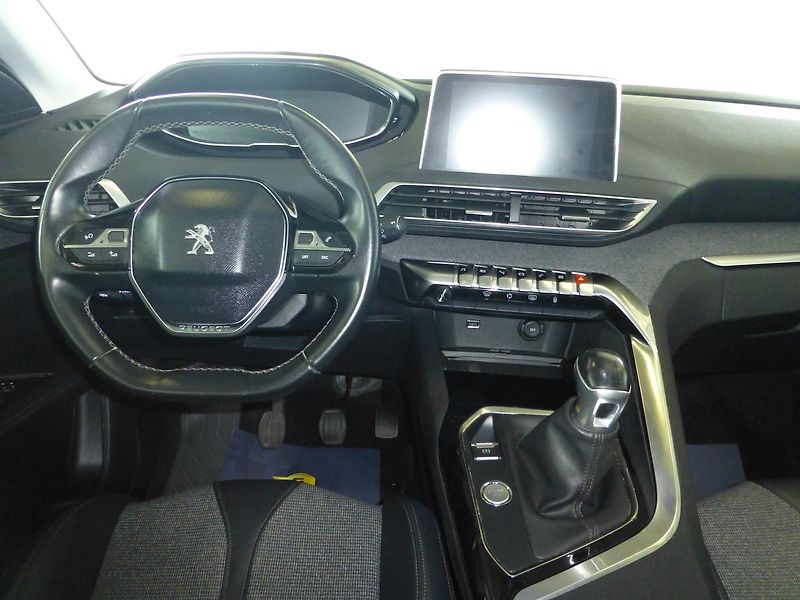Peugeot 5008 (2020) 1,5HDI-96KW*NAVI**KAMERA*7MÍST - fotka 18 z 29