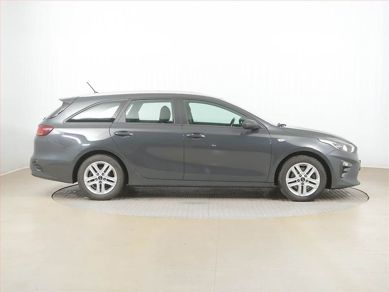 Kia Ceed (2018) 1.6 CRDi, Serv.kniha, Tempomat - fotka 6 z 14