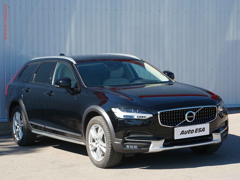 Volvo V90 (2018) 2.0 D5 4x4, Cross Country - fotografie inzerátu
