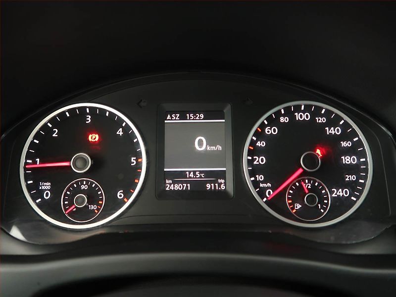 Volkswagen Tiguan (2014) 2.0 TDI, 4X4, Navi, Tempomat - fotka 11 z 18