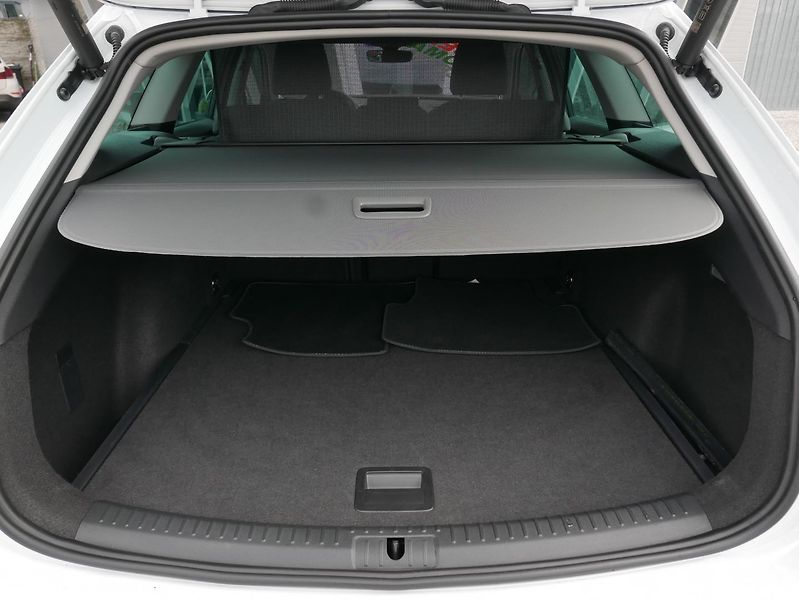 Seat Leon 2,0TDI 110kW Style DSG Automat - fotka 9 z 36