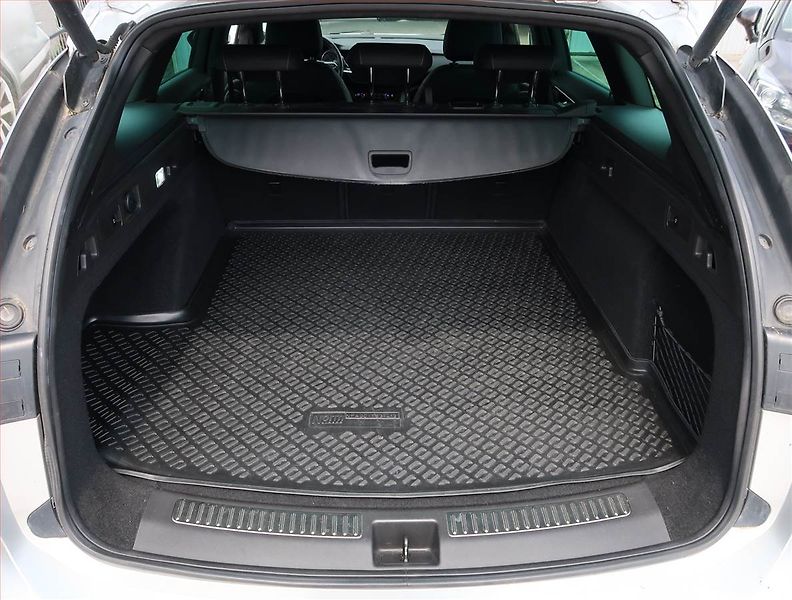 Opel Insignia (2018) Exclusive 1.5 Turbo, Automat - fotka 14 z 23