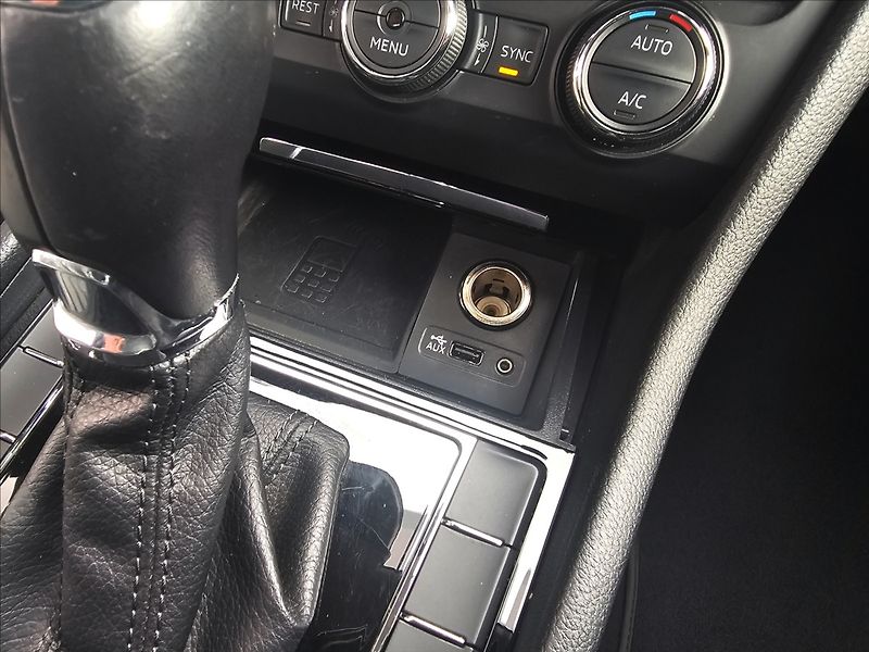 Škoda Superb III 2,0TDi 1KW DSG STYLE - fotka 25 z 51
