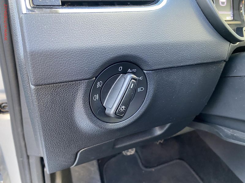 Škoda Octavia (2017) 2.0 TDi, 2.maj,ČR, Style - fotka 15 z 18