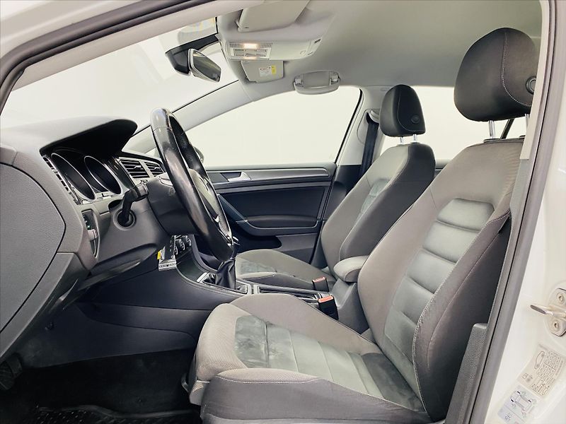 Volkswagen Golf 1,6 TDI 85kW LED Comfortline - fotka 5 z 26