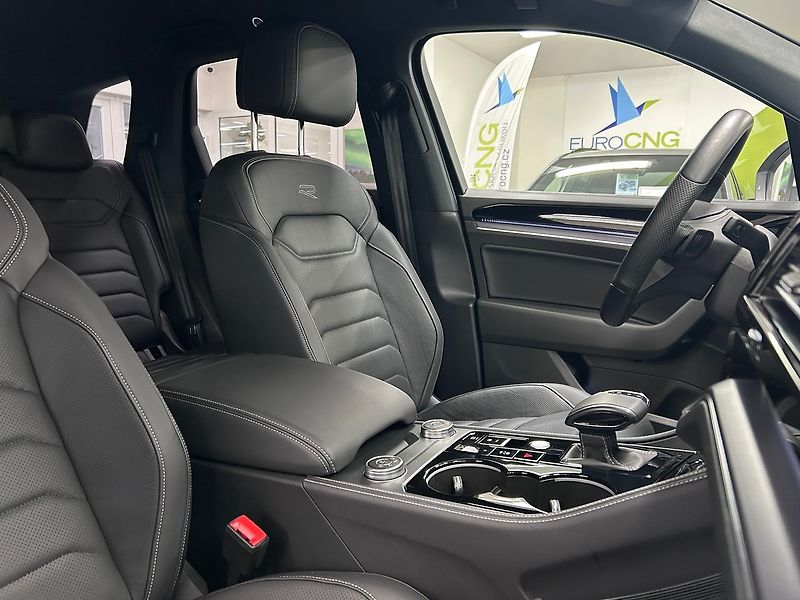 Volkswagen Touareg (2023) TDI 210kW facelift 2024 | Zár1 - fotka 38 z 80