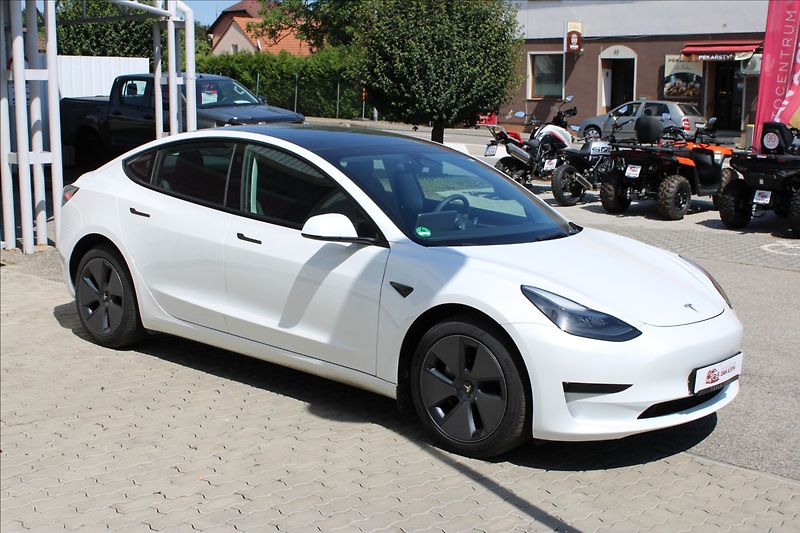 Tesla Model 3 0,0 Standard Plus - fotka 2 z 10