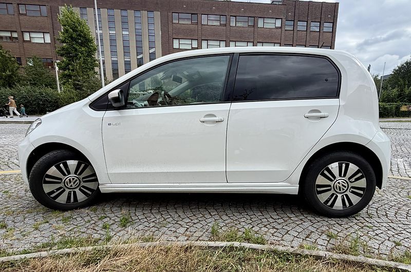 Volkswagen e-up! (2017) VW eUP! 60Kw, dojezd 130km DPH - fotka 3 z 27