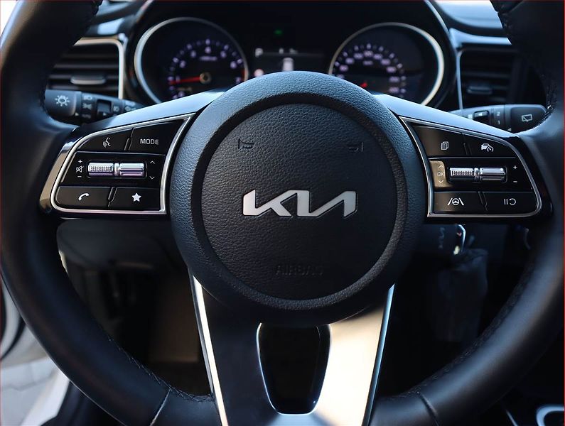 Kia Ceed (2025) 1.5 T-GDI - fotka 21 z 22