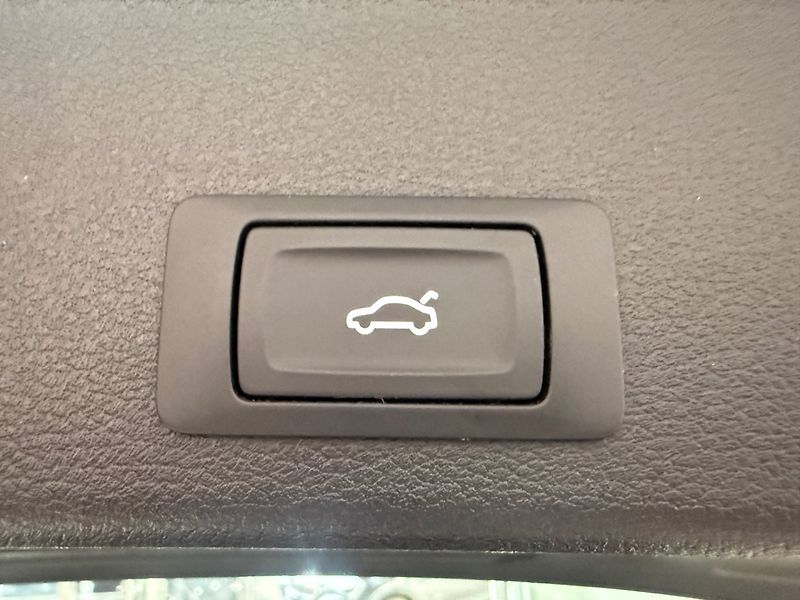 Audi A4 Allroad (2023) 3.0 TDI Quattro 210 kW - fotka 27 z 31