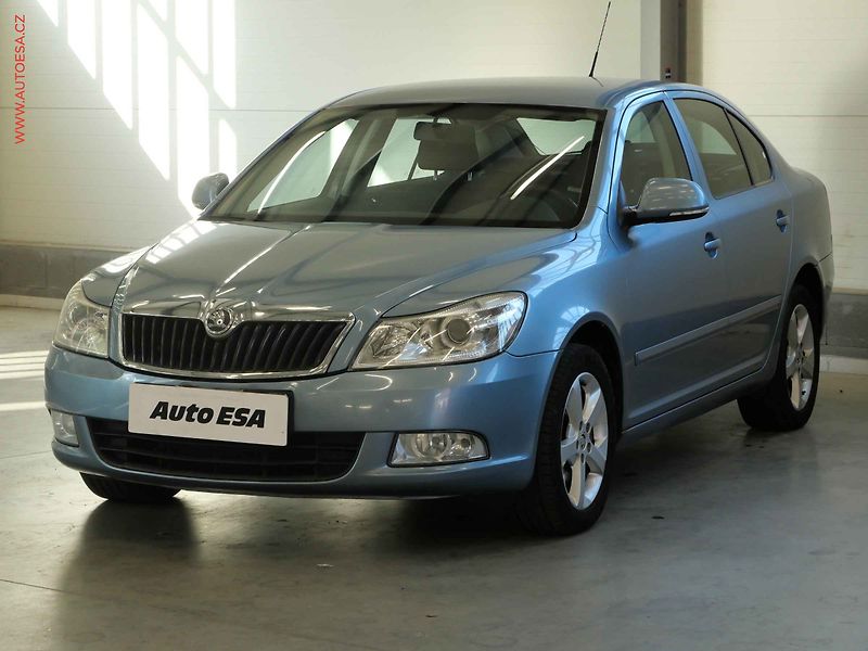 Škoda Octavia (2010) 2.0TDI, ČR, Klima - fotka 3 z 21
