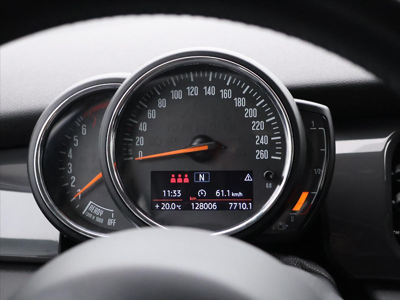 Mini Cooper 1,5 100kW CZ DPH Klima,Tempo - fotka 14 z 26