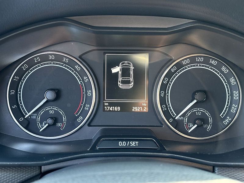 Škoda Scala (2019) 1.6 TDI Ambition + - fotka 6 z 30