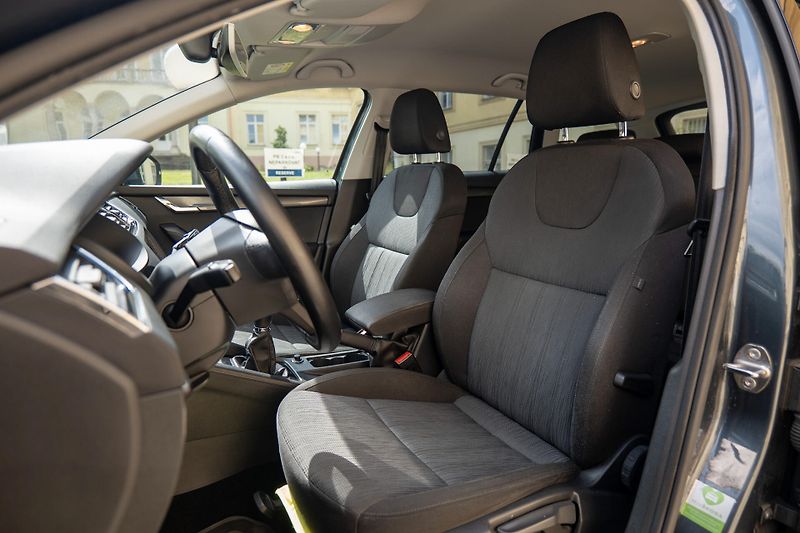 Škoda Octavia 1.4 TSI 110 kW Tažné CarPlay - fotka 10 z 31