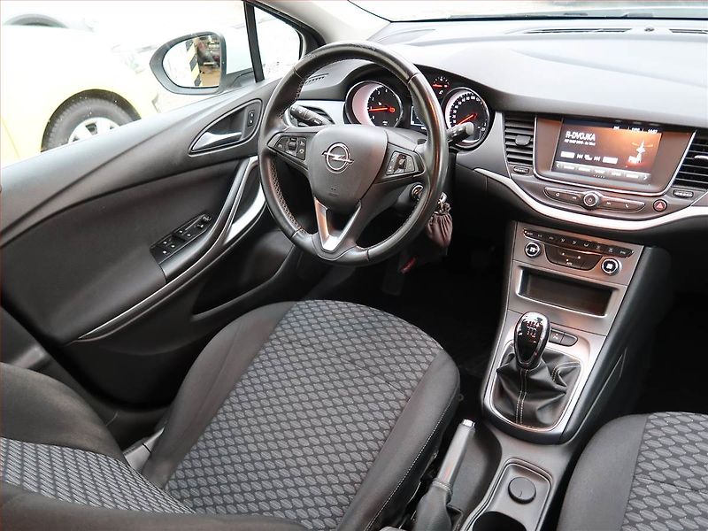 Opel Astra (2019) 1.4 T, Tempomat, Park. senzory - fotka 7 z 18