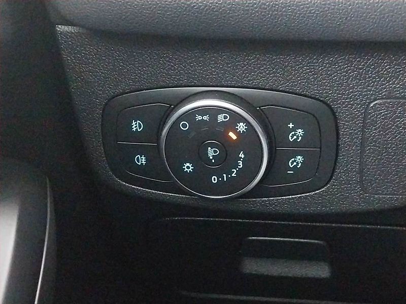 Ford Focus (2019) 1.5 TDCi, Automat, Navi - fotka 18 z 20