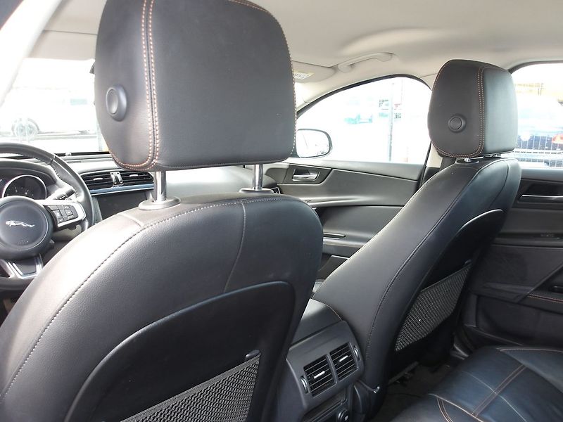 Jaguar XE 2,0D 120kW NAJ:133000km !!! - fotka 20 z 34