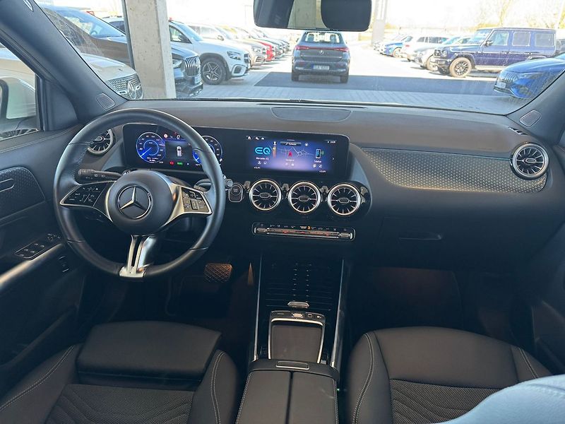 Mercedes-Benz EQA 250+ - fotka 13 z 20