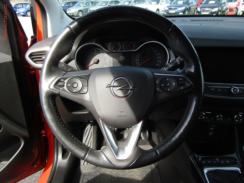Opel Crossland (2021) 1.2 PT, 1.maj,ČR, Elegance - fotka 13 z 17