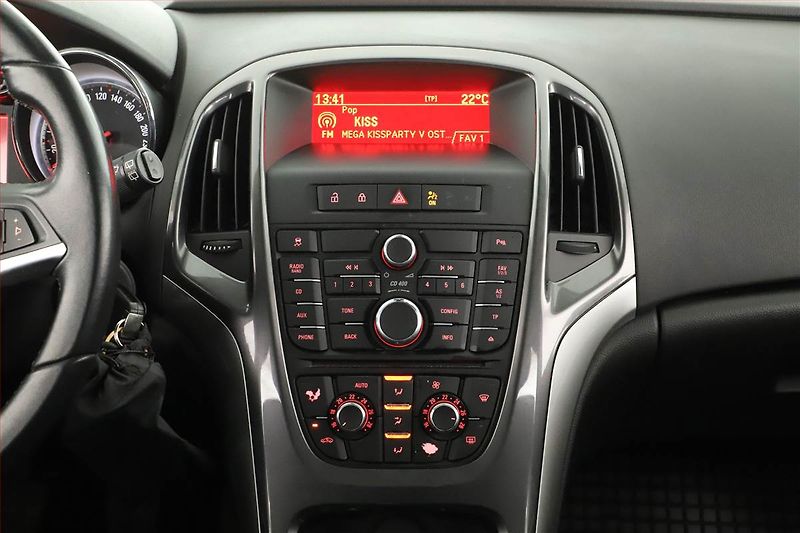Opel Astra (2013) 1.4 T, Tempomat, Park. senzory - fotka 9 z 13