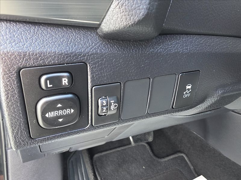 Toyota Auris 1,6 97 KW Automat kamera navi - fotka 15 z 44
