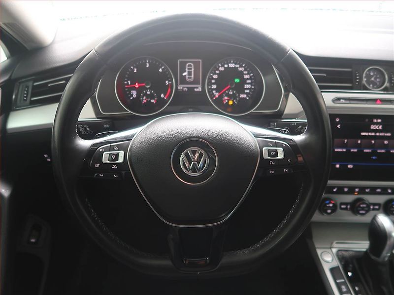 Volkswagen Passat (2018) Comfortline 2.0 TDI, Automat - fotka 18 z 18