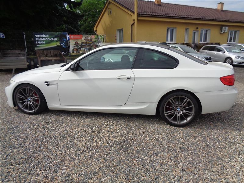 BMW Řada 3 3,0 - fotka 19 z 26